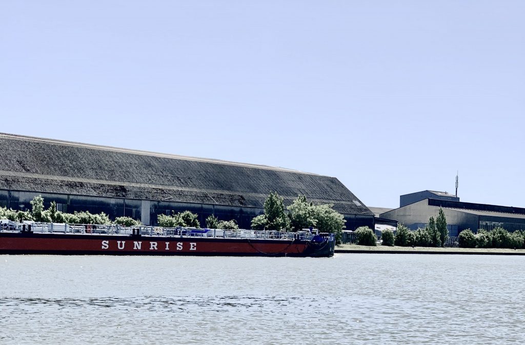 A boat with the name Sunrise